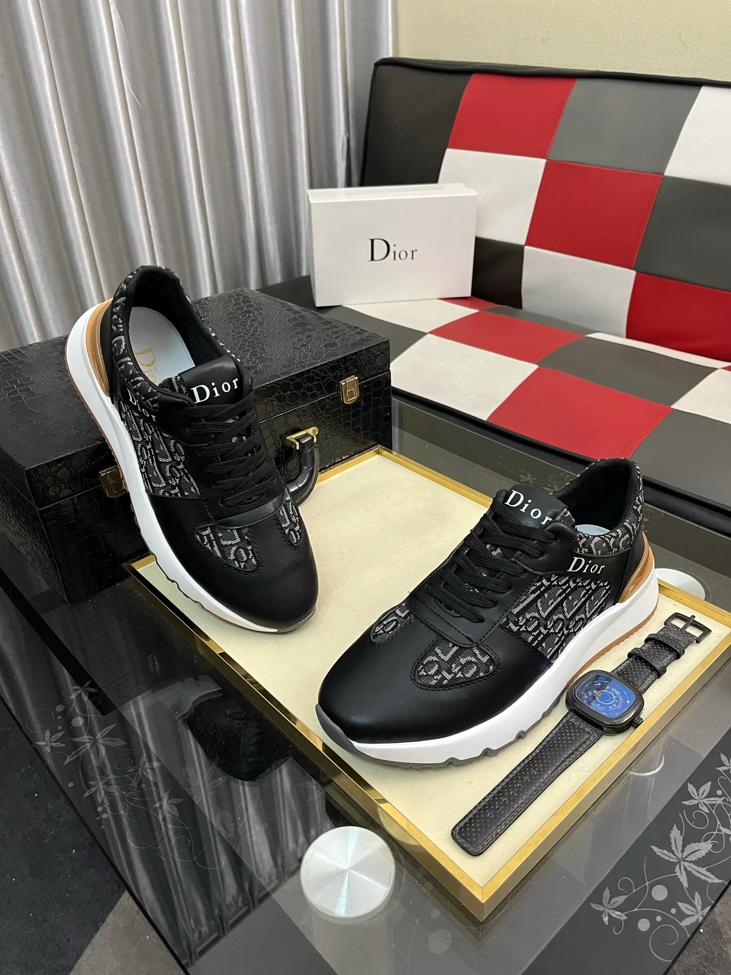 Men's Men's Shoes 💰458⌚️⌚️Dior [Dior] men's casual and trendy shoes are on the market! Strong British fashion style, the upper is made of nubuck leather with printed fabrics, comfortable pigskin lining, and original molded outsole. Designed by European and American masters, the perfect shape creates high quality, super versatile and very comfortable. High-end without losing taste, fashionable and novel! Code number: 38～443️⃣Colors available